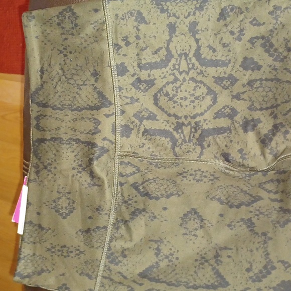 New Leggings Small - Picture 3 of 4